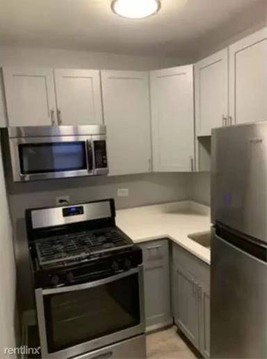Main picture of 4611-15 1/2 S Drexel Blvd