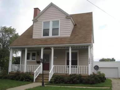 Main picture of 1002 S Galena Ave