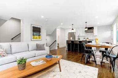 Main picture of 10 Brook St