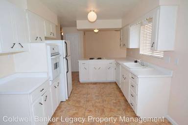 Main picture of 3808 General Bradley St NE