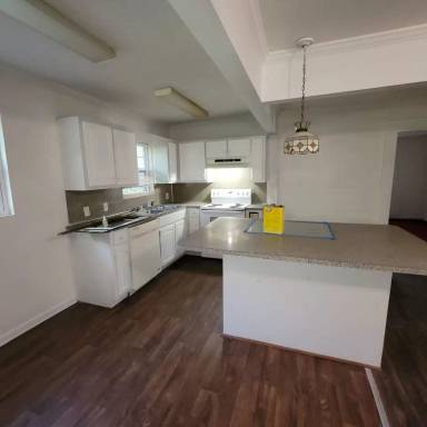 Main picture of 1900 6th Ct