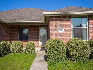 Main picture of 306 Capps Dr