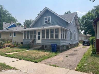 Main picture of 98 Geranium Ave W