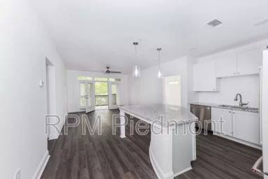 Main picture of 840 United Ave SE