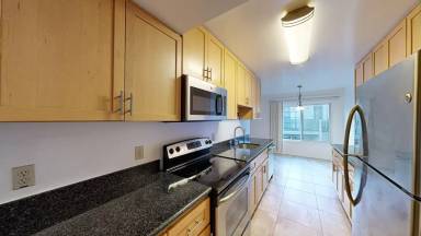 Main picture of 975 Burnett