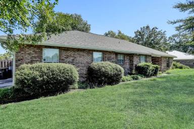 Main picture of 8089 Springtree Rd