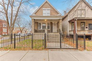 Main picture of 256 W 112th St