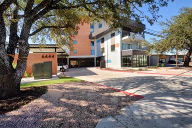 Main picture of 6444 Burnet Rd
