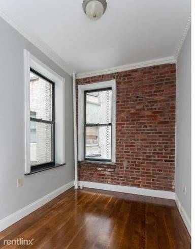 Main picture of 309 E 8th St