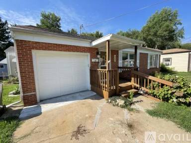 Main picture of 308 E Lindberg St