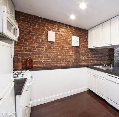 Main picture of 332 W 47th St