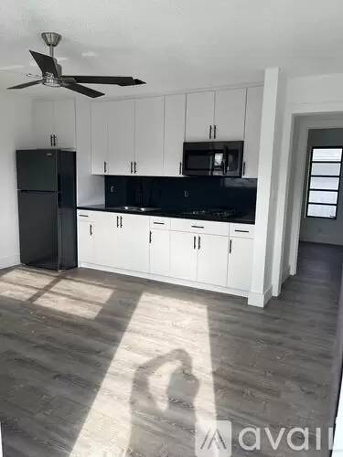 Main picture of 407 NW 44th Ave