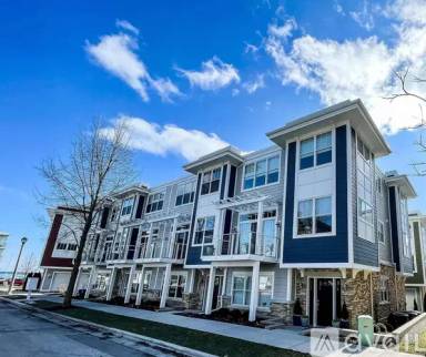 Main picture of 313 E Pier St