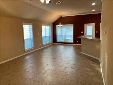 Main picture of 3106 Claremont Dr