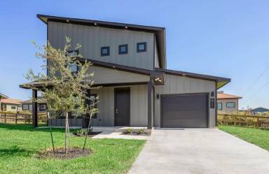 Main picture of 3004 Alpha Wolf Ct