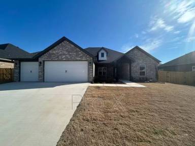 Main picture of 2304 Salmon St