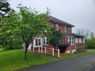 Main picture of 2871 E High St