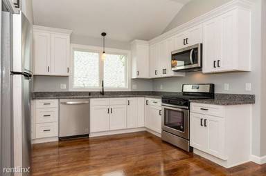 Main picture of 20 Commonwealth Ave