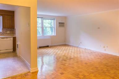 Main picture of 122 Worthen Rd
