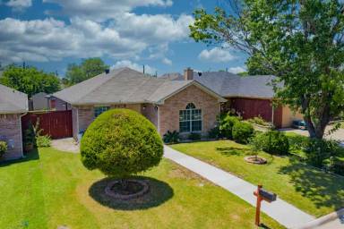 Main picture of 1175 Meadows Dr