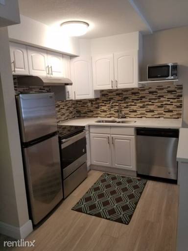 Main picture of 1020 NE 17th Way