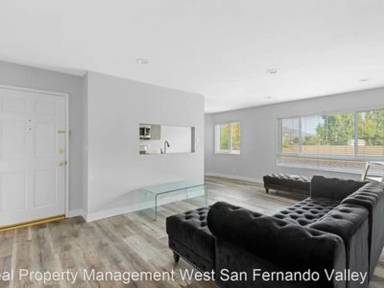 Main picture of 2603 N Glenoaks Blvd