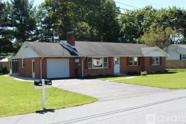 Main picture of 7611 Woodside Ave