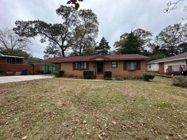Main picture of 223 Kingsway Dr