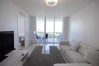 Main picture of Trump Royale Condo