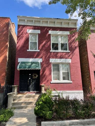 Main picture of 2248 W Erie St