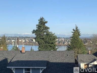 Main picture of 6416 Phinney Ave N