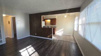 Main picture of 720 N Marengo Ave