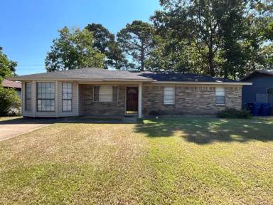 Main picture of 410 Magnolia St