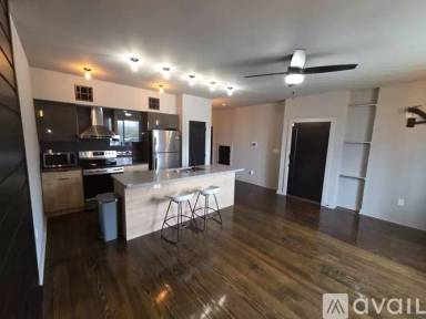 Main picture of 2619 Saint Peter St