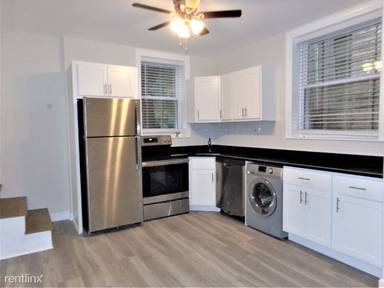 Main picture of 646 W Roscoe St