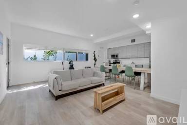 Main picture of 475 SW 7th St