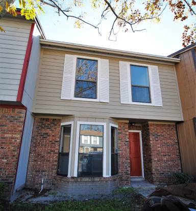 Main picture of 5662 Bennington Dr