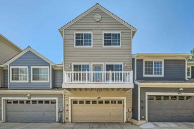 Main picture of 679 Snowberry St