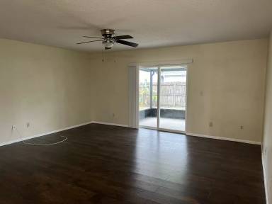 Main picture of 1915 Saginaw Ct