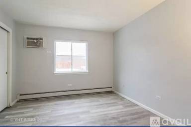 Main picture of 4B E Dundee Quarter Dr