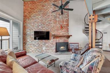 Main picture of 2100 Lodge Pole Cir