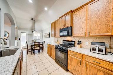 Main picture of 1700 Sparrow Ln
