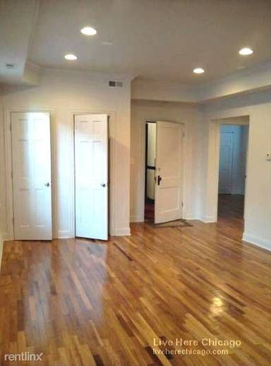 Main picture of 4102 W Addison St