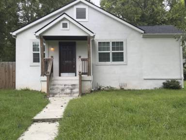 Main picture of 4925 Lincoln Dr