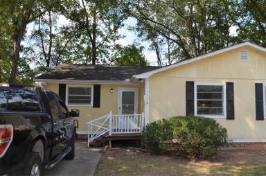 Main picture of 110 Rose Ln