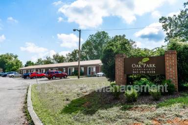 Main picture of Oak Park Apartments
