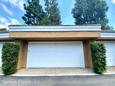 Main picture of 12 Scripps Aisle