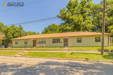 Main picture of 800 N 5th St