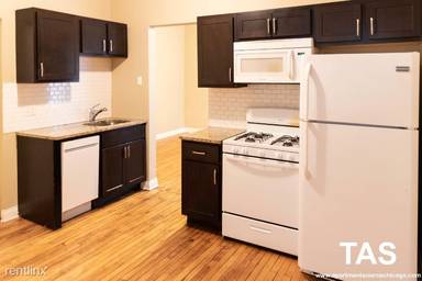 Main picture of 4433 W Fullerton Ave