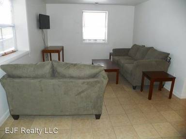 Main picture of 211 Tompkins St
